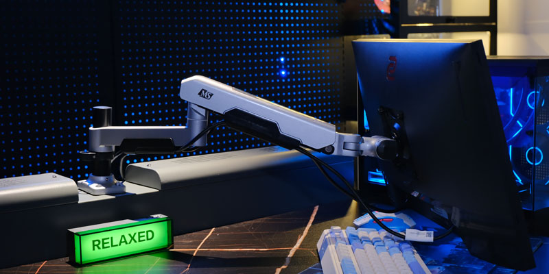 MS X7PRO Debuts: Engineered for Airflow Gaming Desks